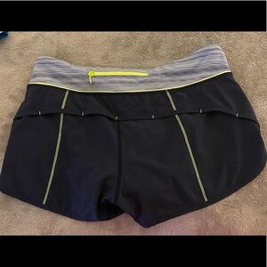 Lululemon shorts size 6